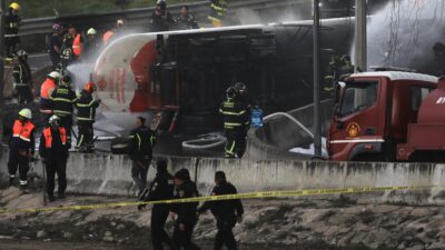 Meksika'nın başkenti Mexico City'de, sıvılaştırılmış petrol gazı (LPG) taşıyan bir