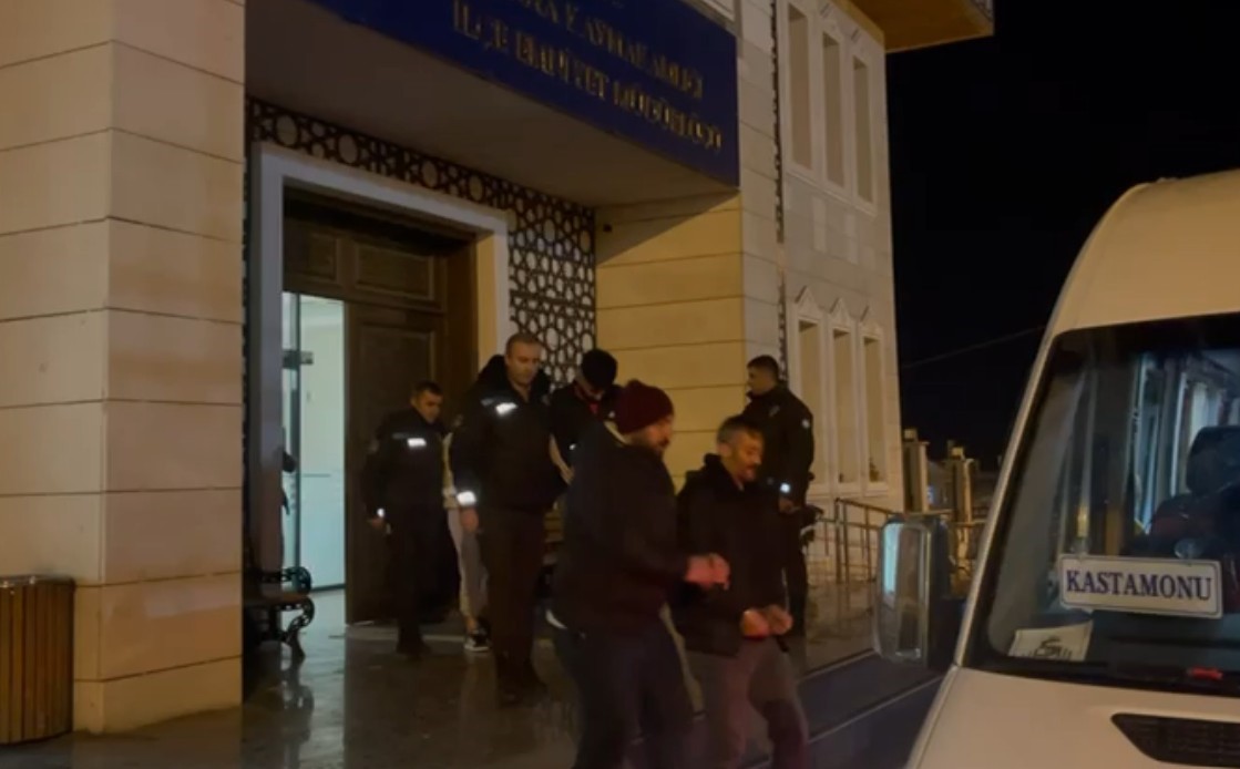 Uyuşturucu operasyonunda yakalanan 3 sanığın yargılandığı davada karar açıklandı. İç
