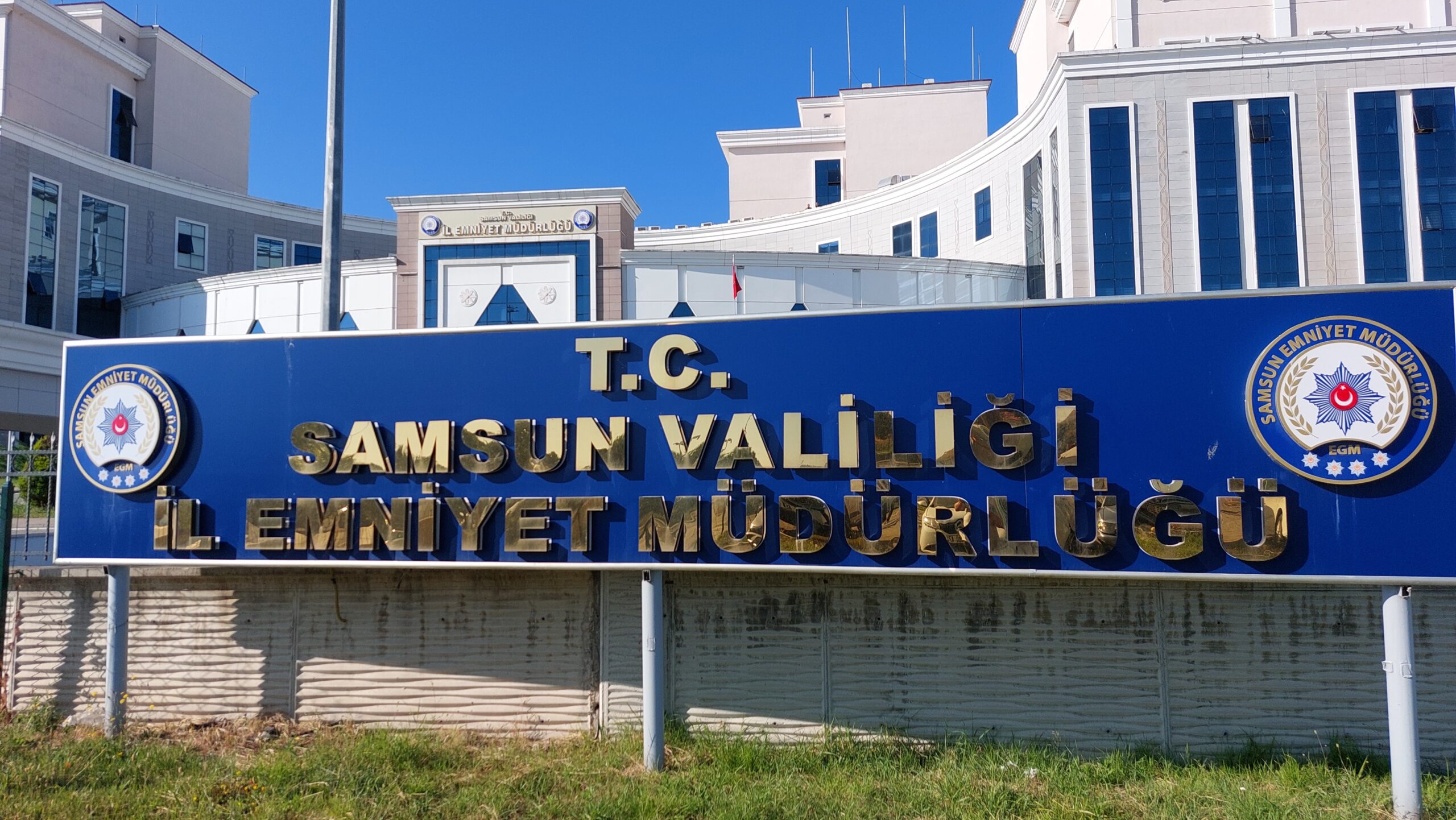 Samsun'da kendisini polis ve savcı olarak tanıtan dolandırıcıların hedefi olan