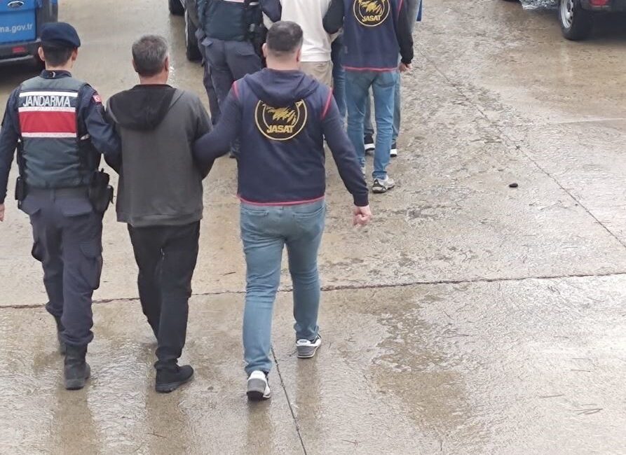 Bolu'da 'çocuğun cinsel istismarı' ve 'bilişim yoluyla dolandırıcılık' suçlarından haklarında