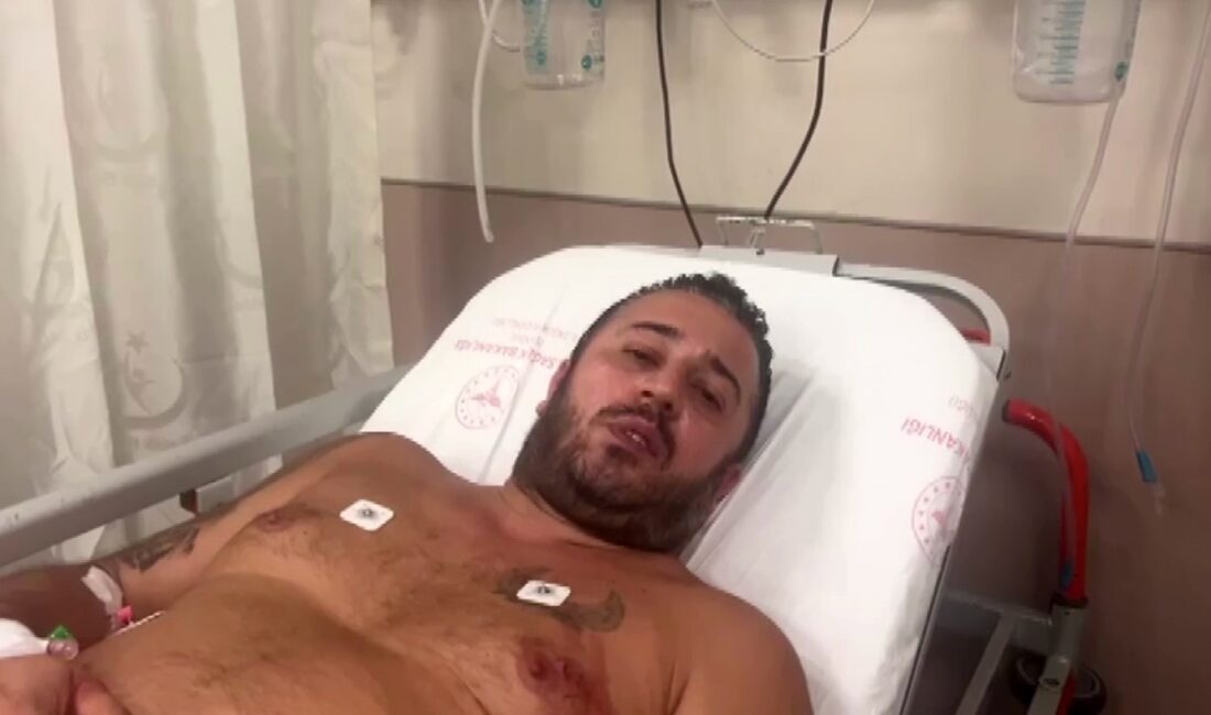 Zeytinburnu’nda bulunan bina bahçesinde, eğlence mekanı sahibi Sezai Gülmez, motosikletli