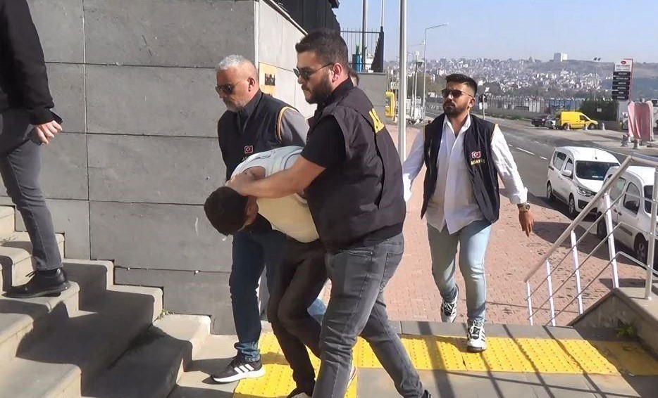 Tekirdağ’ın Süleymanpaşa ilçesinde iki kişiyi öldürüp biri polis olmak üzere