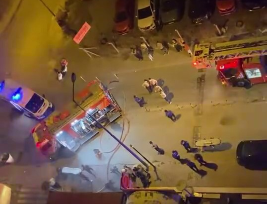 İstanbul'un Başakşehir ilçesindeki bir oto yıkama işletmesinde erken saatlerde çıkan