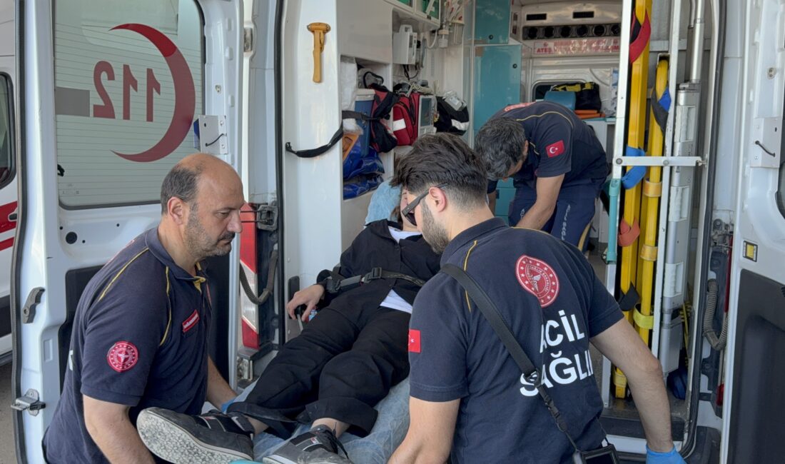 Samsun'un Canik ilçesinde, sabah saatlerinde öğrenci servisine düzenlenen pompalı tüfekli
