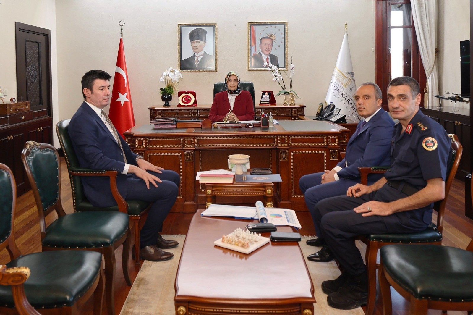  Afyonkarahisar’a gerçekleştirilen güvenlik ve asayiş toplantısında okulların açılması ile alınana
