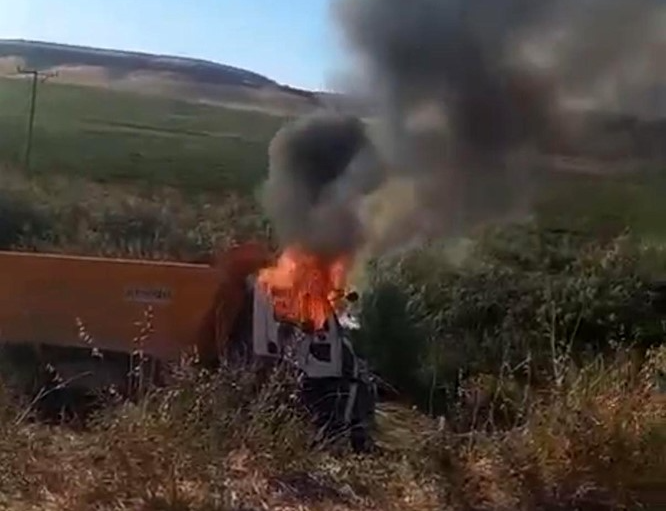 Diyarbakır'ın Çınar ilçesinde meydana gelen elim bir trafik kazasında, devrilen