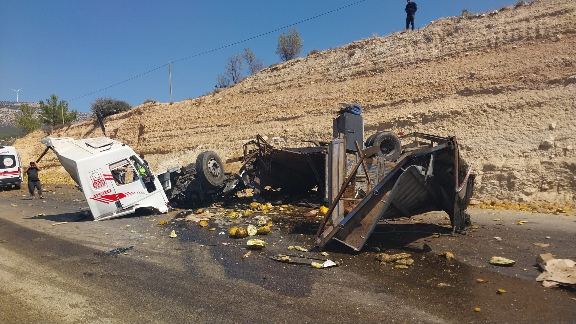 Mersin’in Mut ilçesinde otobüs ile tırın çarpıştığı kazada hayatını kaybeden