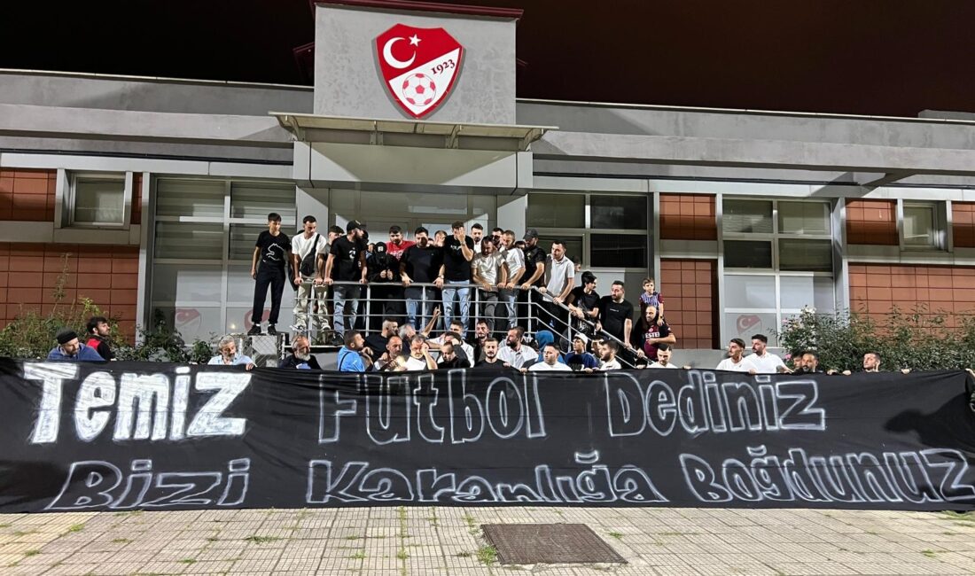 Fenerbahçe maçı sonrası hakem kararlarına tepki gösteren Trabzonspor taraftarları, TFF