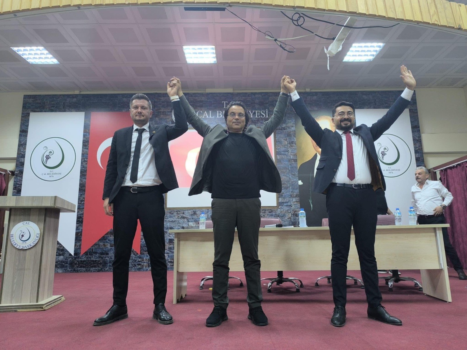 CHP ilçe kongresinde sürpriz sonuç çıktı. Mevcut başkan seçimleri kaybederken,