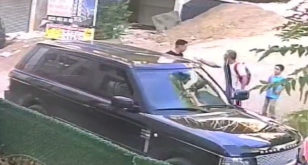 Kocaeli'nin Gebze ilçesinde bir babaya, çocuklarının gözü önünde tokat atan