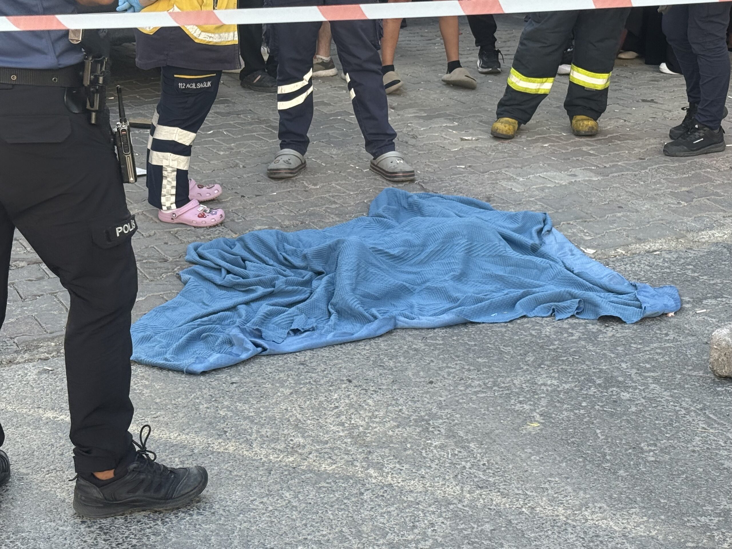 İstanbul'un Esenyurt ilçesinde, saat 17.00 sularında meydana gelen feci trafik