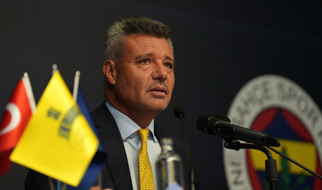 Fenerbahçe başkan adaylarından Hakan Bilal Kutlualp'in, Sadettin Saran lehine adaylıktan