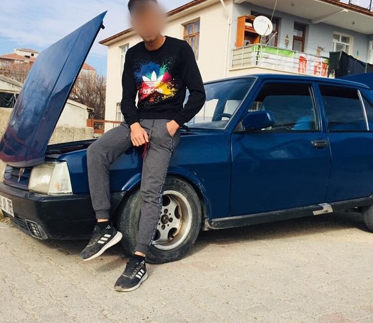 Kırşehir’de Kablo Tamiri Yapan Genç, Cebindeki Bıçakla Hayatını Kaybetti