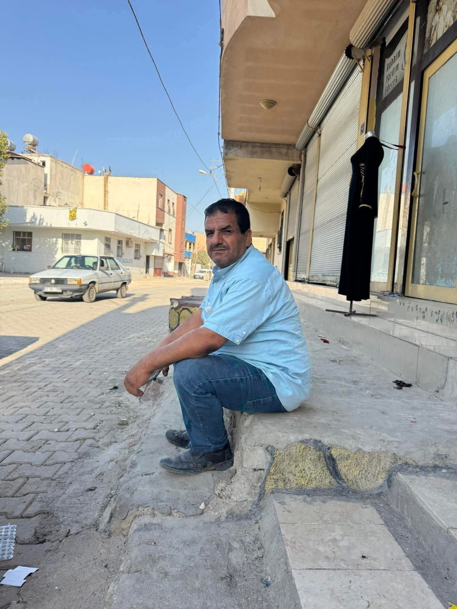  Şanlıurfa'nın Akçakale ilçesinde tadilatı yapılan eczanenin tavanının çökmesi sonucu 1