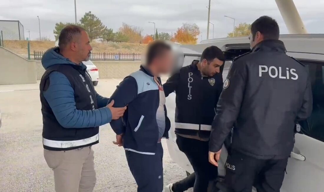 Tekirdağ’ın Muratlı ilçesinde, anne ve babasını bıçaklayarak öldüren, amcası, yengesi