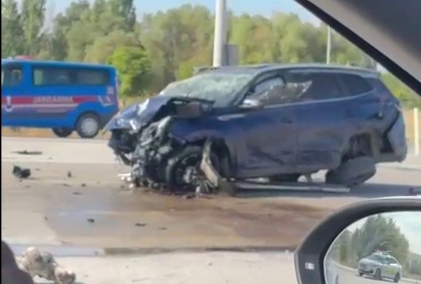 Konya’nın Beyşehir ilçesinde iki ayrı trafik kazası yaşandı. İlk kazada,