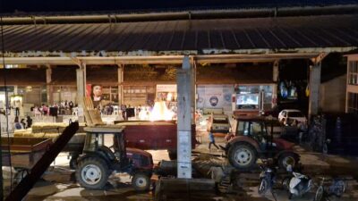 Afyonkarahisar'ın Başmakçı ilçesinde pazar yerinde yapılan düğünler vatandaşları canından bezdirirken,