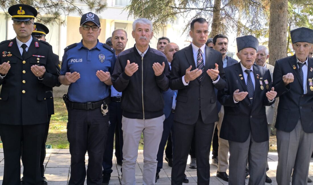 Afyonkarahisar'ın Şuhut ilçesinde 19 Eylül Gaziler Günü, Atatürk Parkı’nda düzenlenen
