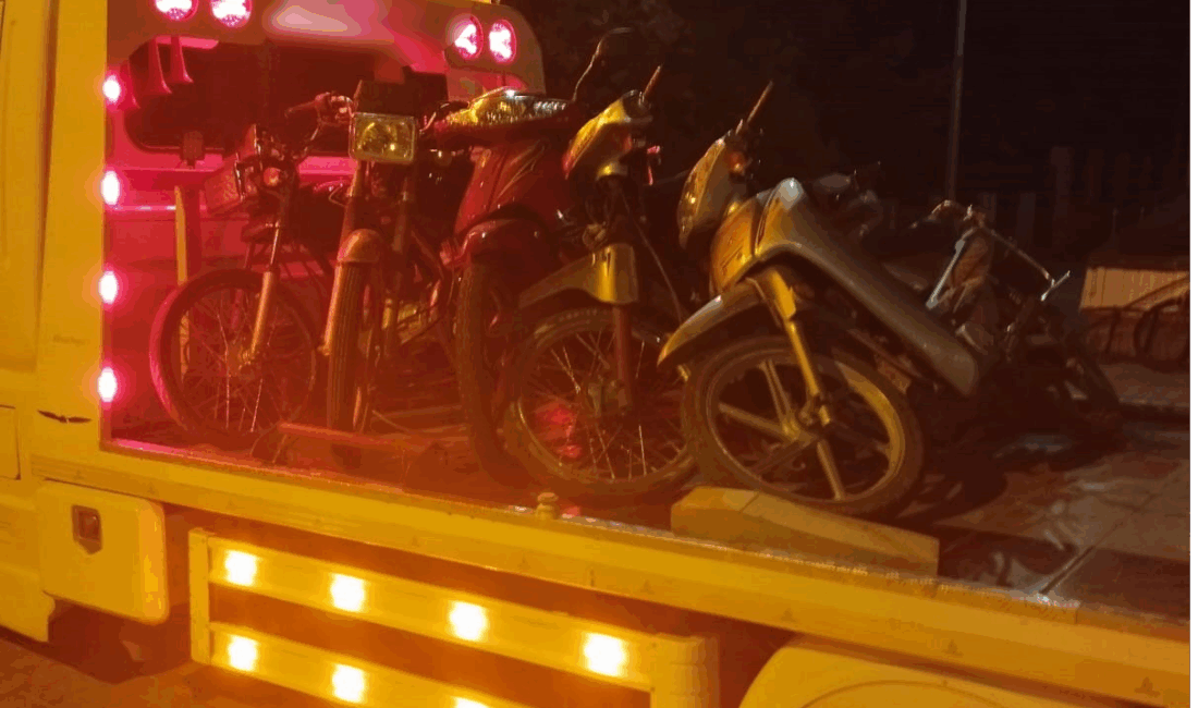 Bolvadin’de Motosiklet Denetimi: 20 Araç Trafikten Men Edildi Afyonkarahisar Bolvadin’de yapılan trafik denetiminde 39 motosiklet ve motorlu bisiklet