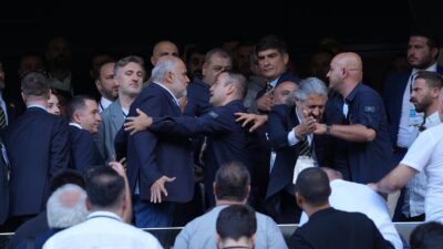 Fenerbahçe’nin olağanüstü seçimli genel kurul toplantısında denetim raporlarının ardından üyelerin