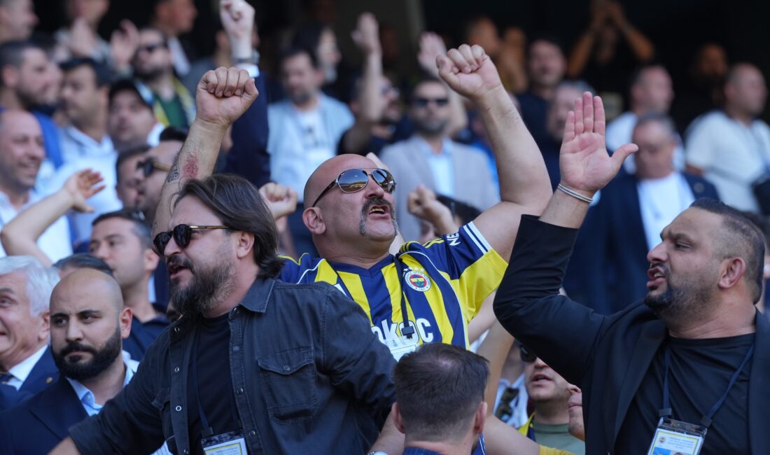 Ali Koç ve Yönetimi Kongrede İbra Edildi Fenerbahçe Başkanı Ali Koç ve yönetimi, genel kurulda yapılan oylamada