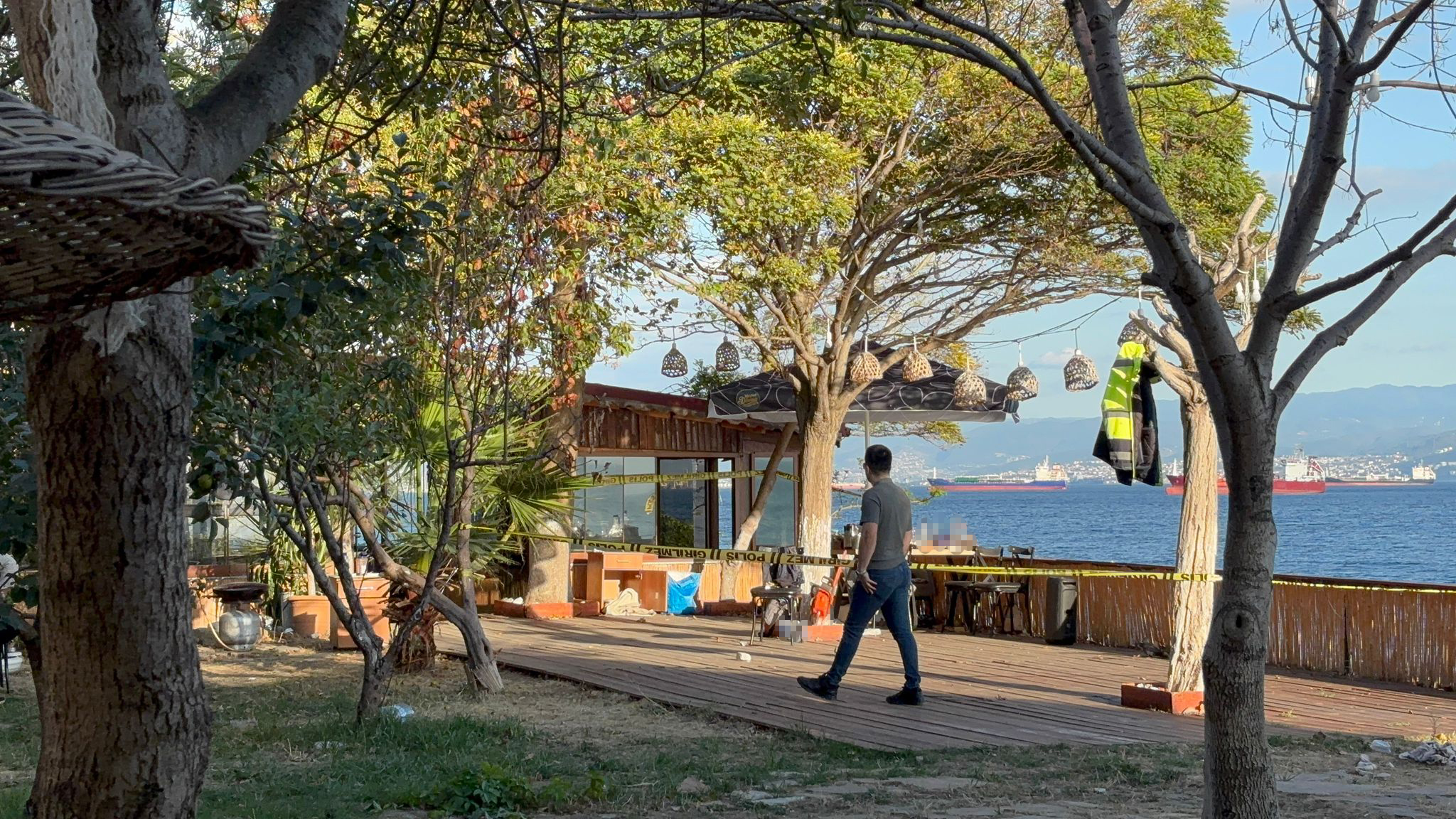 Bir restorana kimliği belirsiz kişi veya kişiler tarafından düzenlenen silahlı