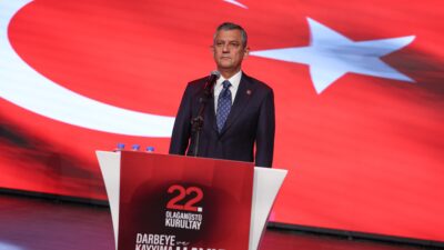 Genel Başkan Özgür Özel, açılış konuşmasında görevden alınarak tutuklanan belediye