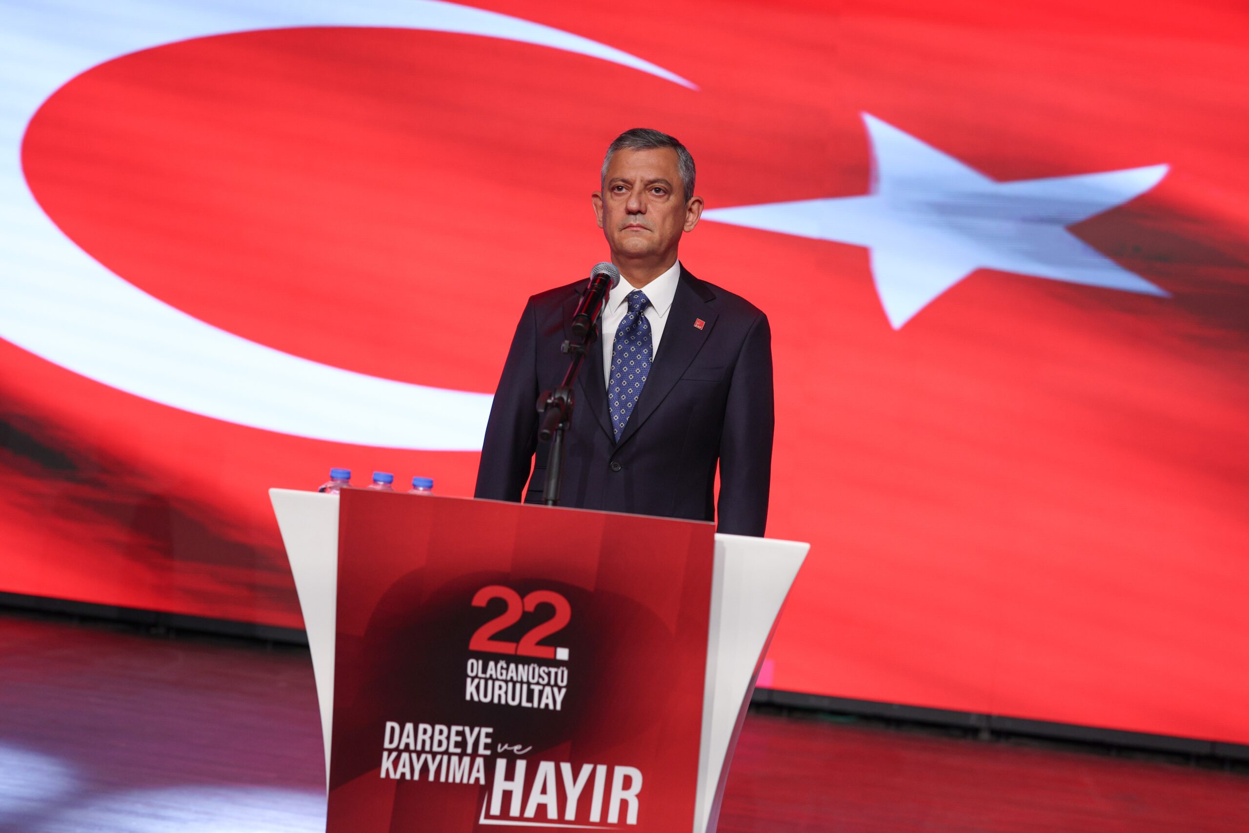 Genel Başkan Özgür Özel, açılış konuşmasında görevden alınarak tutuklanan belediye
