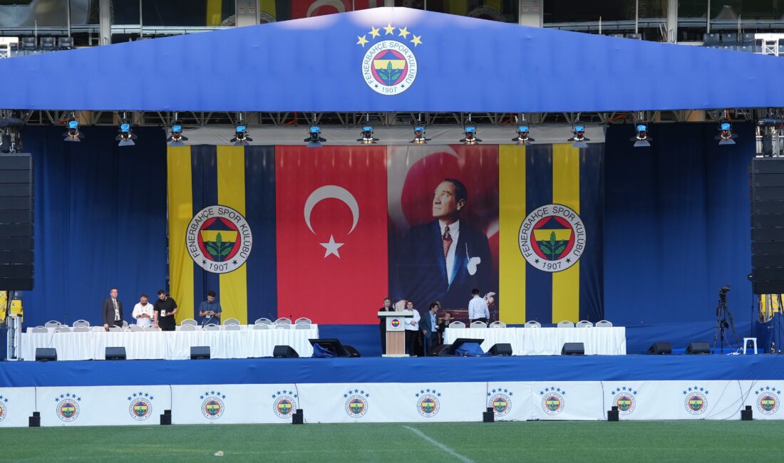 Fenerbahçe’nin Olağanüstü Seçimli Genel Kurul Toplantısı’nın ikinci gününde oy verme