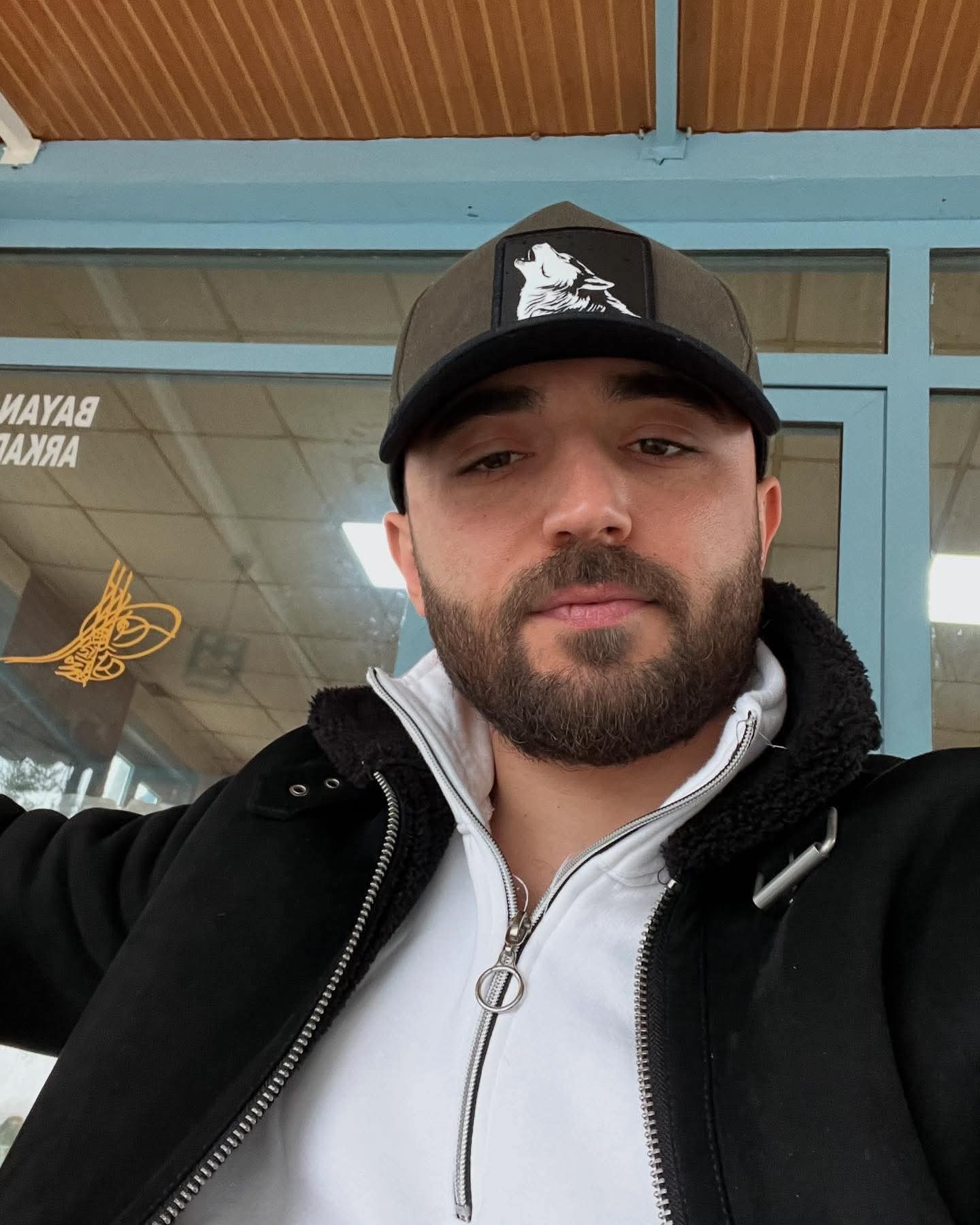 Denizli’de 21 gün önce nişanlanan 31 yaşındaki Burak Oymak, köyden
