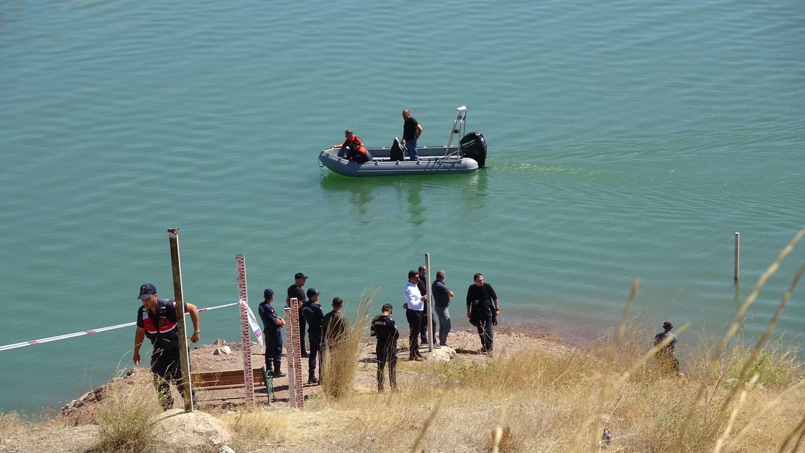 Burdur’un Karamanlı ilçesinde, baraj kenarında aracı bulunan emekli polis Osman