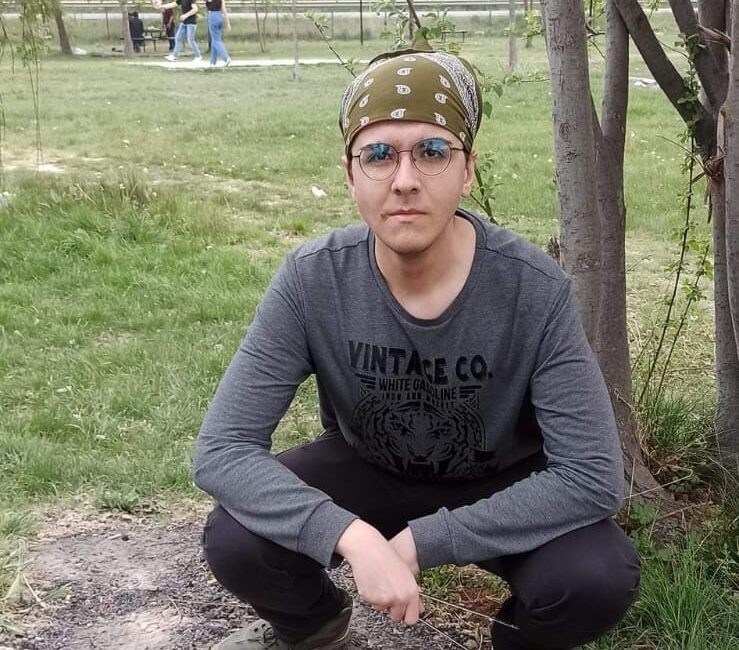 Eskişehir'de neo-nazi sembolünün bulunduğu ekipmanlar kuşanıp bir çay bahçesinde 5