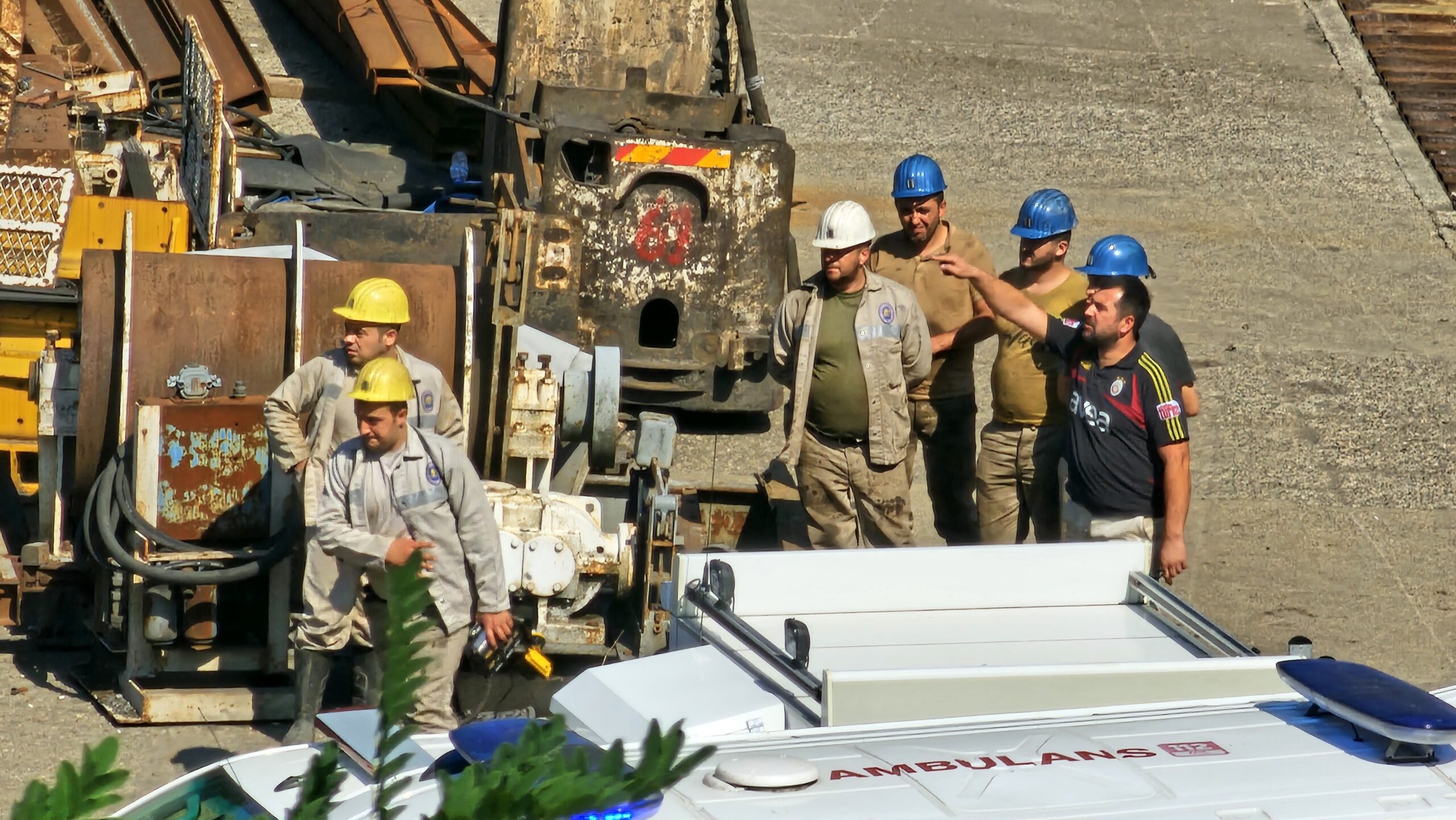 Zonguldak'ta Türkiye Taşkömürü Kurumuna ait maden ocağında meydana gelen göçükte