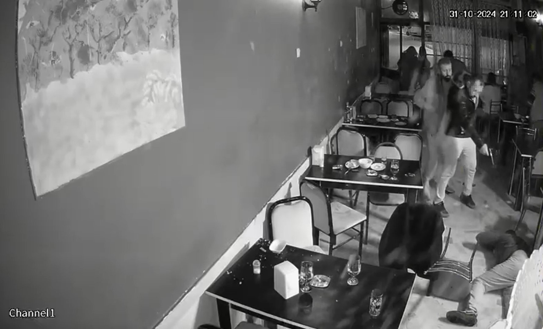 Burdur'da bir restoranda yaşanan cinayet davasında karar çıktı. R.U, aralarında
