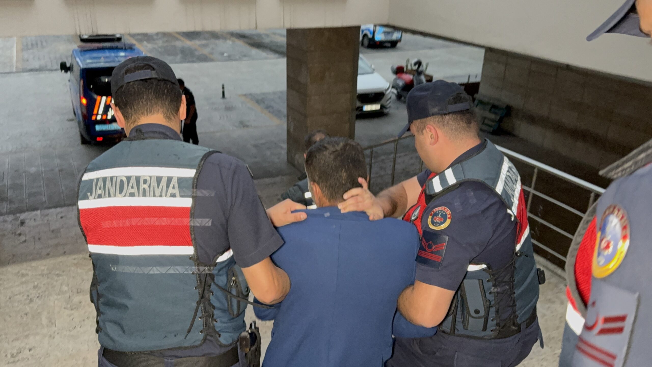Samsun’un Asarcık ilçesinde, Yücel Günegül (48), eşi Fatma Günegül’ü (41)