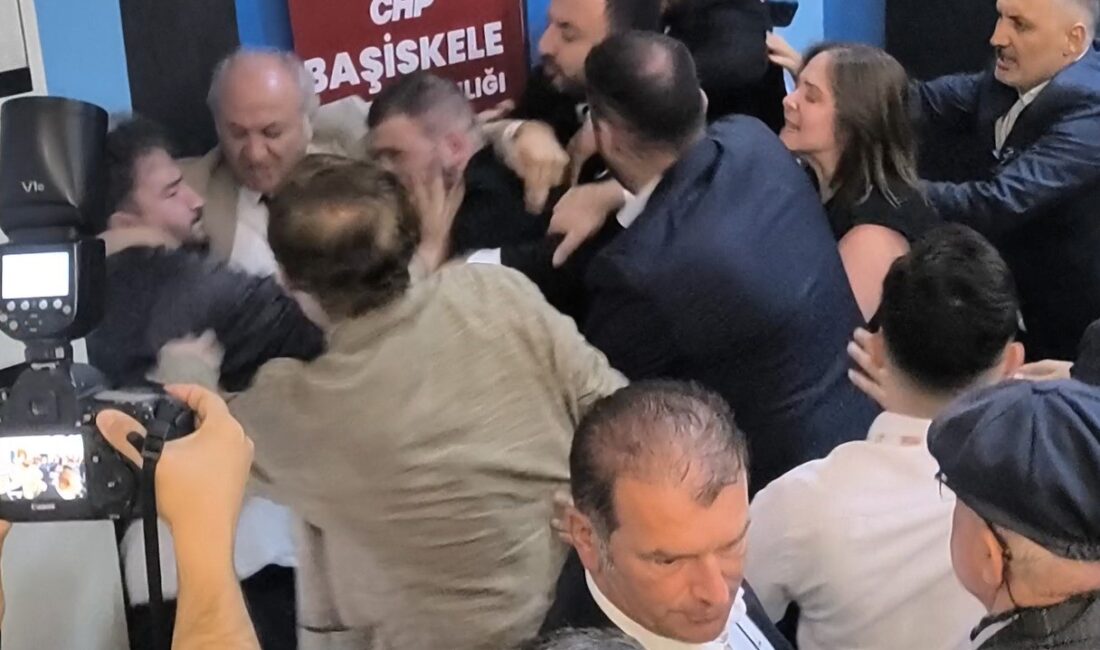 CHP Başiskele ilçe kongresinde başkan adayı konuşması sırasında çıkan tartışma