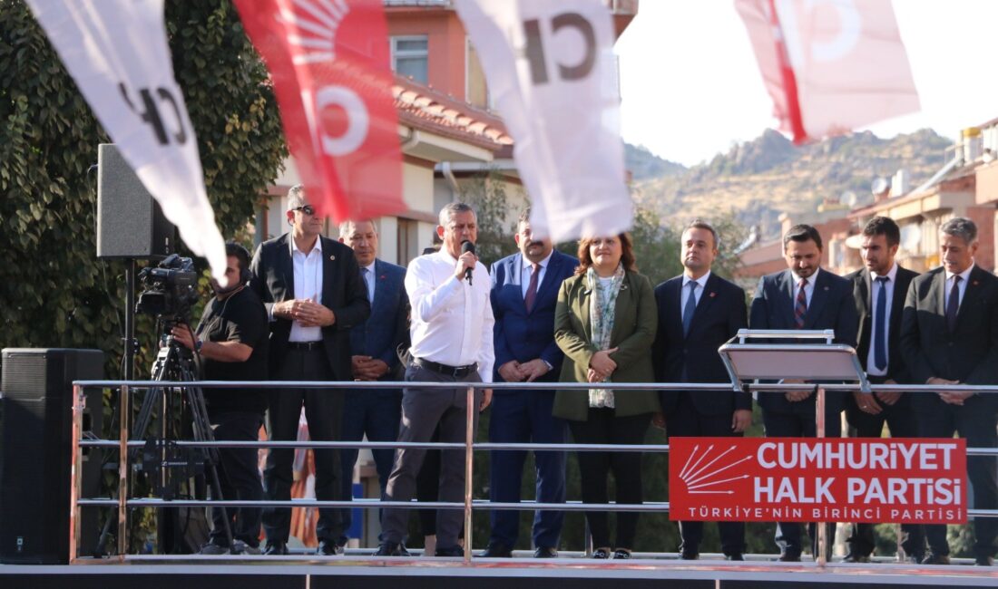 CHP Genel Başkanı Özgür Özel, Ankara Büyükşehir Belediyesine yapılan yolsuzluk