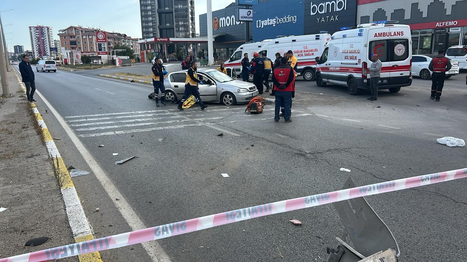 Sivas’ın Kızılırmak Mahallesi Sultanşehir Bulvarı’nda iki otomobilin çarpışması sonucu 1