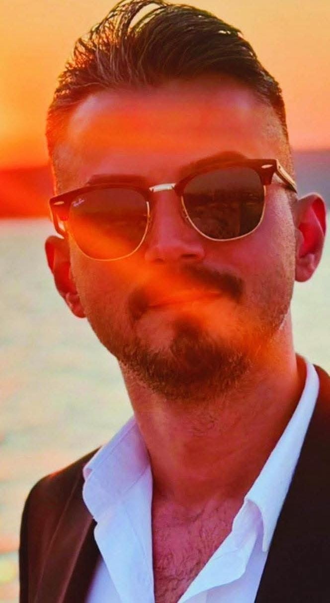 Çanakkale’de Otomobil Yangını: 2 Gün Önce Evlenen Kuaför Hayatını Kaybetti