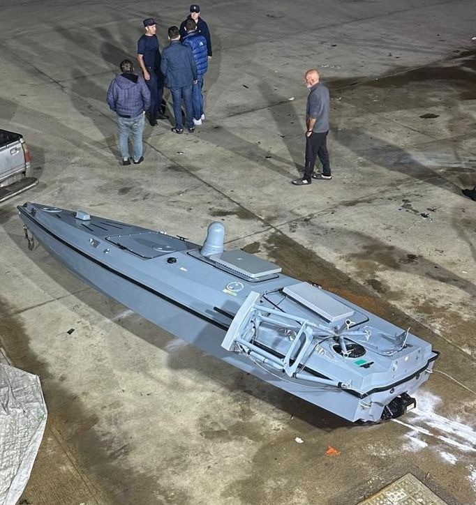 Trabzon’un Çarşıbaşı açıklarında balıkçılar tarafından menşei belirsiz bir insansız deniz