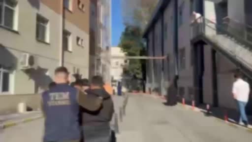 DEAŞ Operasyonunda 6 Şüpheli Tutuklandı İstanbul ve Mersin’de gerçekleştirilen DEAŞ operasyonunda gözaltına alınan 9 şüpheliden