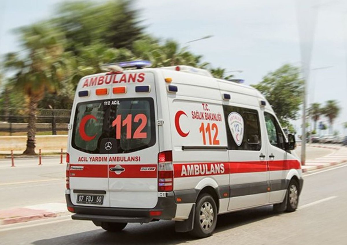 İstanbul’daki ambulanslar, vakaya giderken yakındaki araçlara radyo frekansı gönderecek. Radyodan