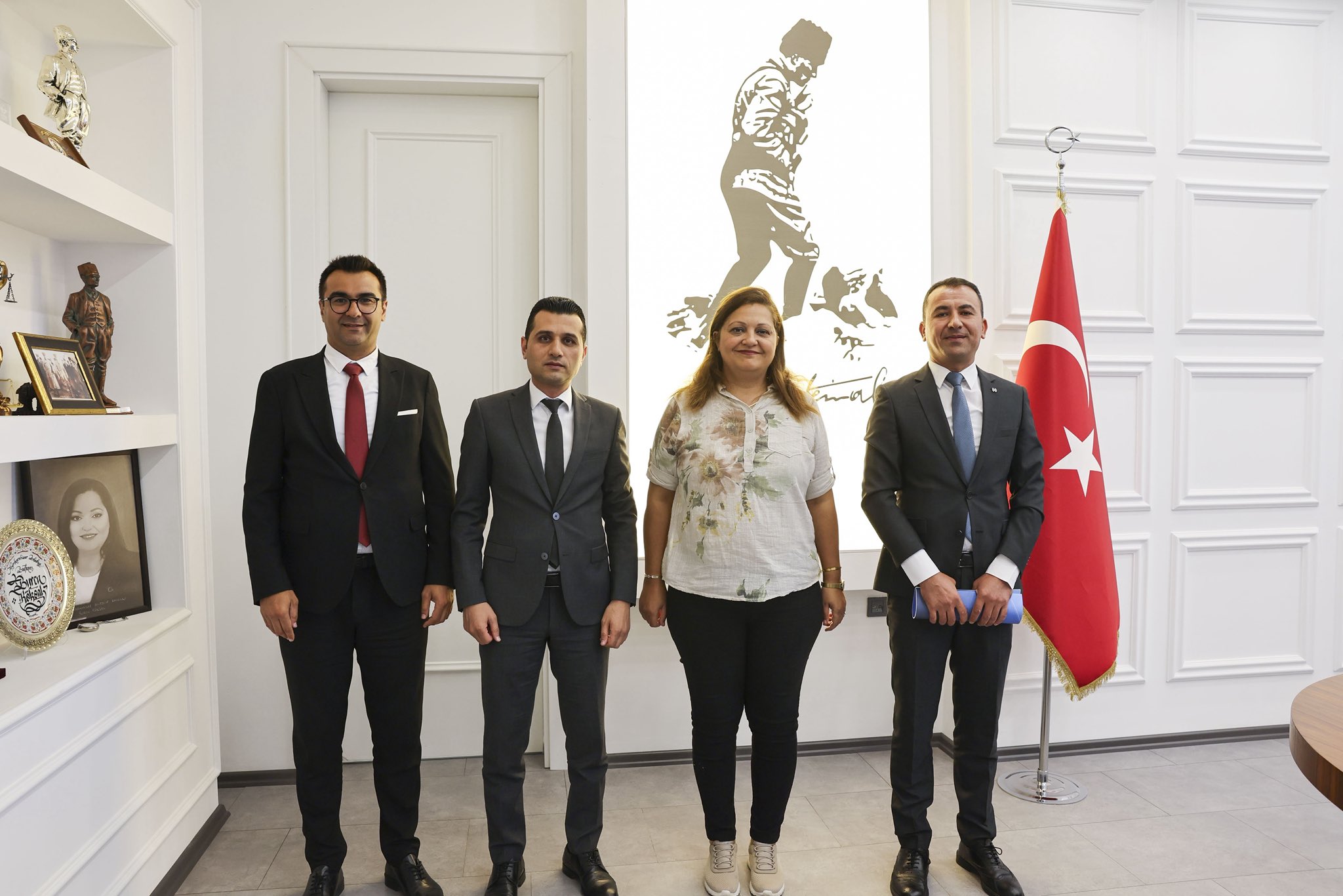 Afyonkarahisar Belediye Başkanı Burcu Köksal, belediye bünyesinde görev yapan memur