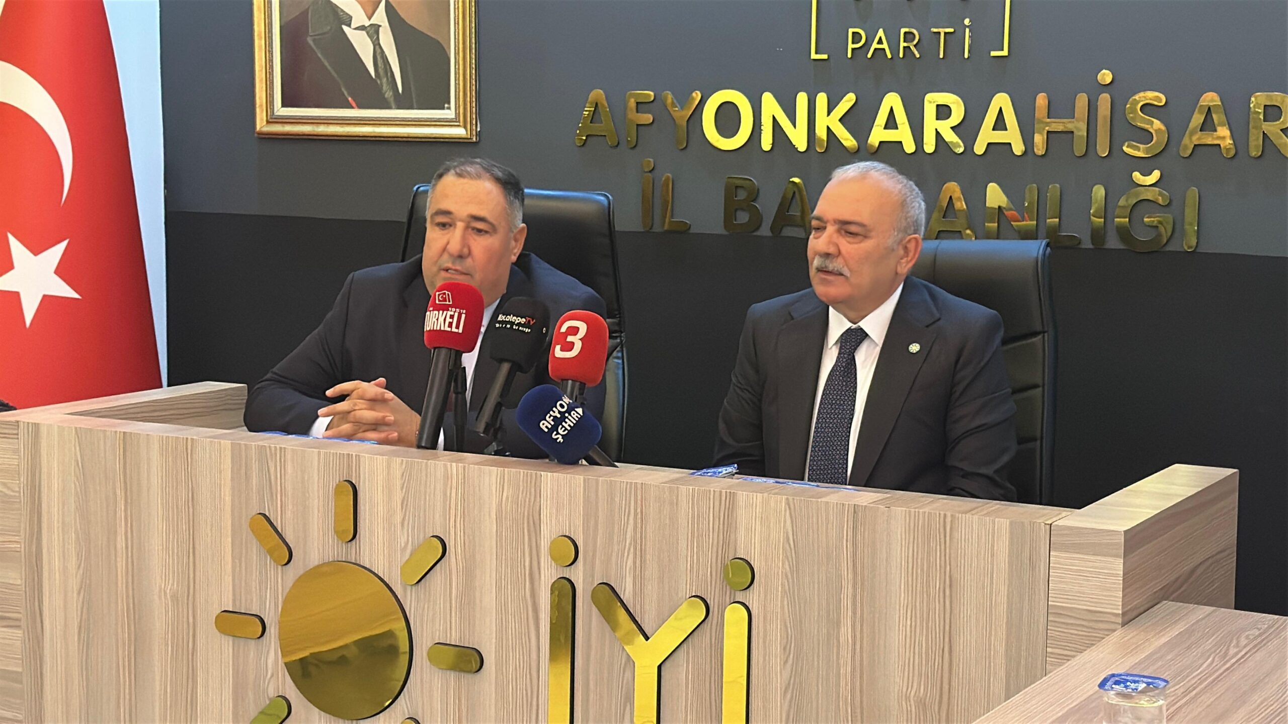 İYİ Parti Kurumsal İlişkiler Başkanı Şükrü Kuleyin, partisinin il teşkilatında