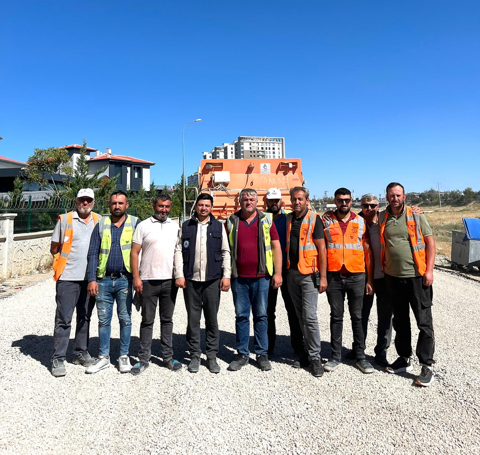 Fen işleri ekipleri tarafından yürütülen asfalt serim çalışmaları başarıyla tamamlandı.