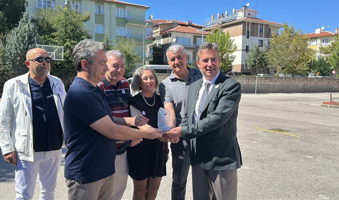 Cumhuriyet Lisesi Mezunları 40 Yıl Sonra Pilav Gününde Buluştu