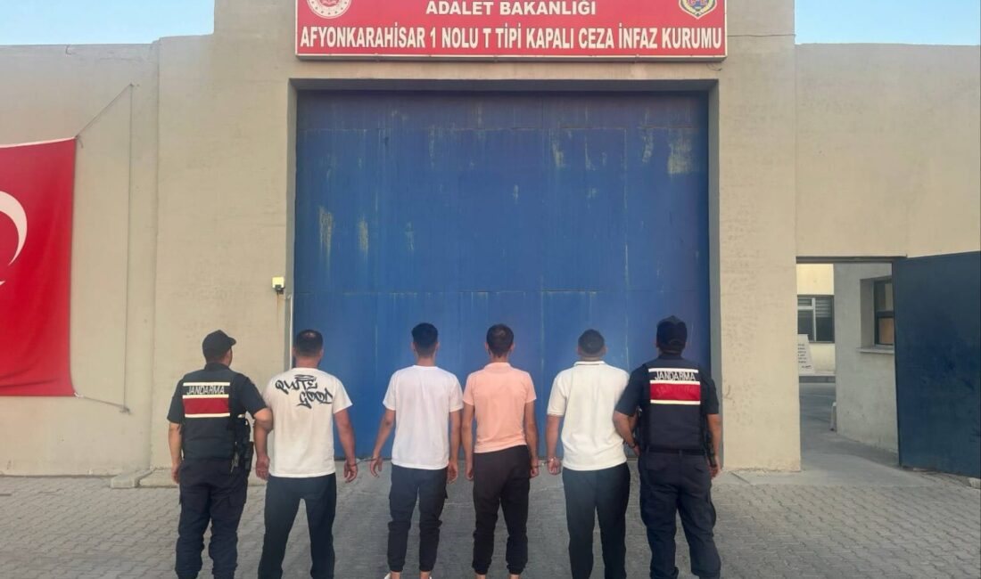 Afyonkarahisar İl Jandarma Komutanlığı, uyuşturucu ile mücadele kapsamında yürüttüğü titiz