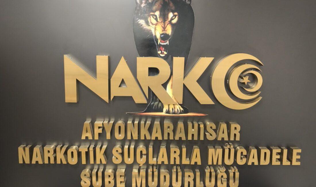 Afyonkarahisar İl Emniyet Müdürlüğü ekipleri tarafından uygulama noktasında durdurulan bir