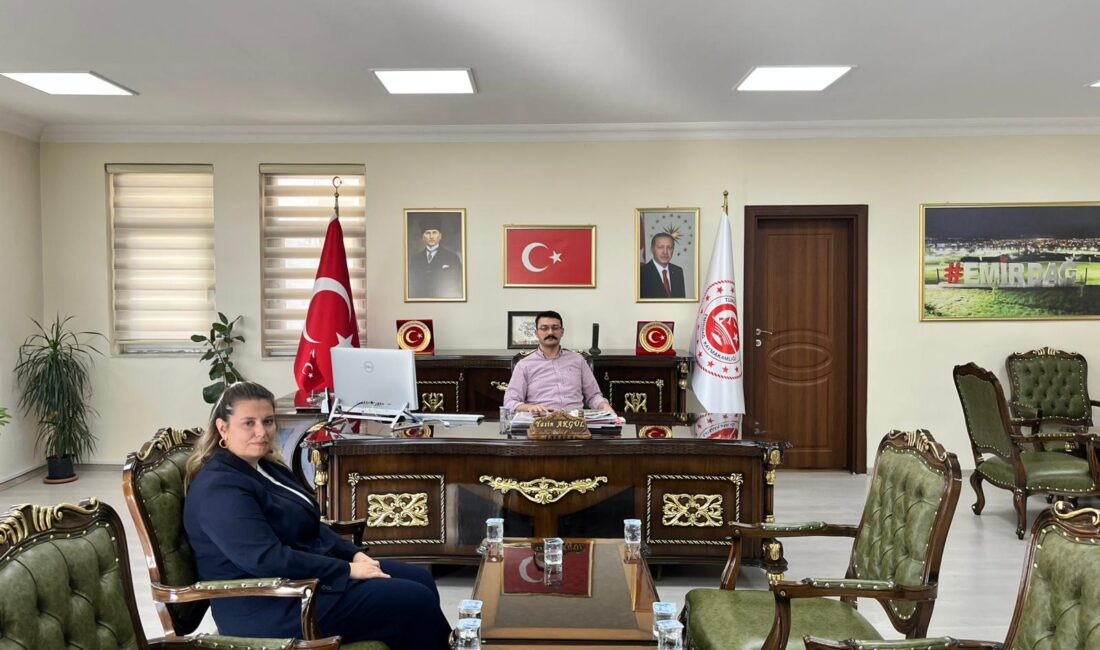 
Kanal 3 Bölge Koordinatörü Berna Türksoy, Emirdağ Kaymakamı Yasin Akgül’ü