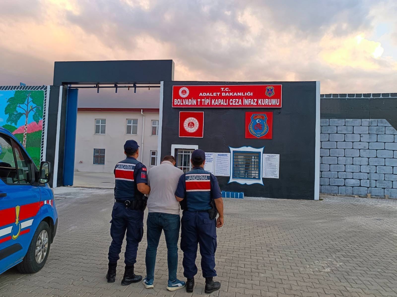 Afyonkarahisar İl Jandarma Komutanlığı, son bir hafta içinde aranan şahıslara